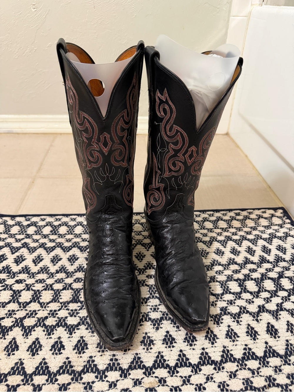 Lucchese 1883 Women black ostrich western boots 6.5B